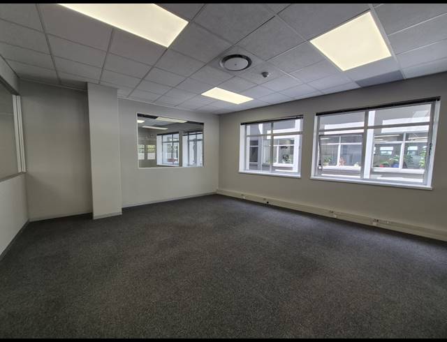 324M² OFFICE TO LET IN SANDTON CENTRAL